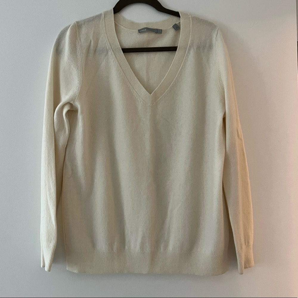Vince 100% cashmere v neck sweater